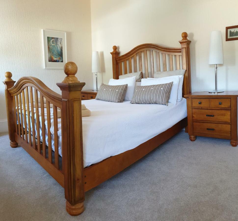 The Old Rectory Bed & Breakfast Largs Exterior photo